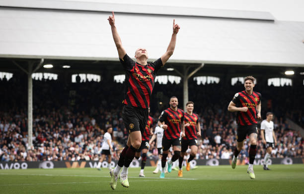 这座位于中 这座位于中