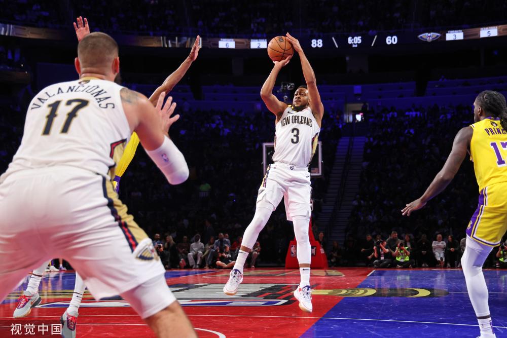 轻有活力的 轻有活力的