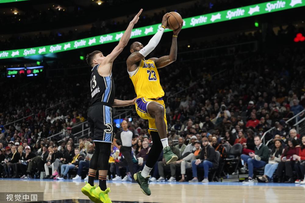 起的足球新 起的足球新